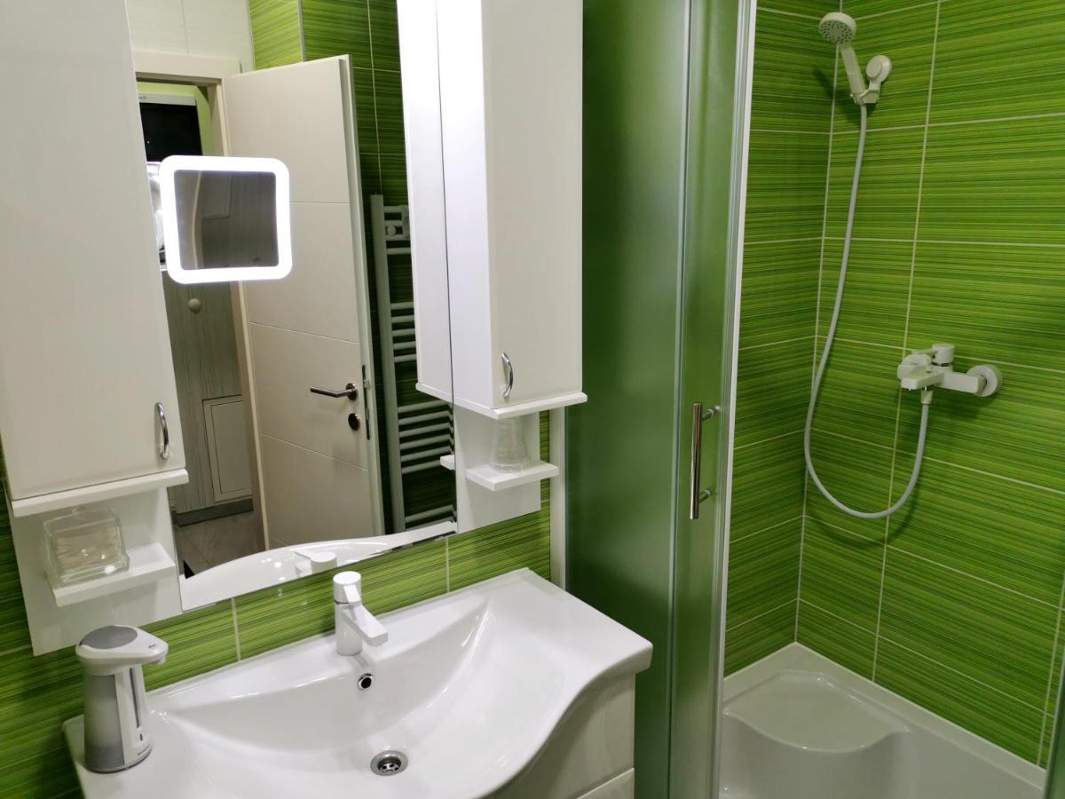 Apartmani Peyton Slavonski Brod Exteriör bild