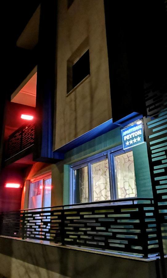 Apartmani Peyton Slavonski Brod Exteriör bild