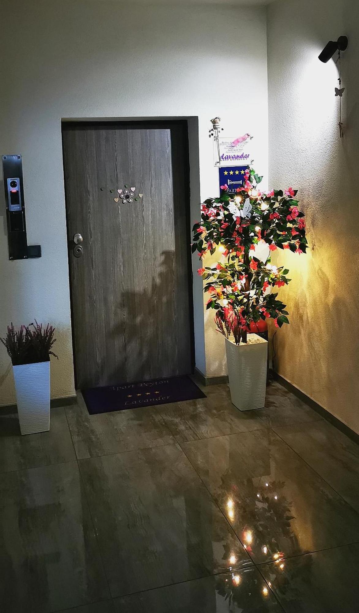 Apartmani Peyton Slavonski Brod Exteriör bild